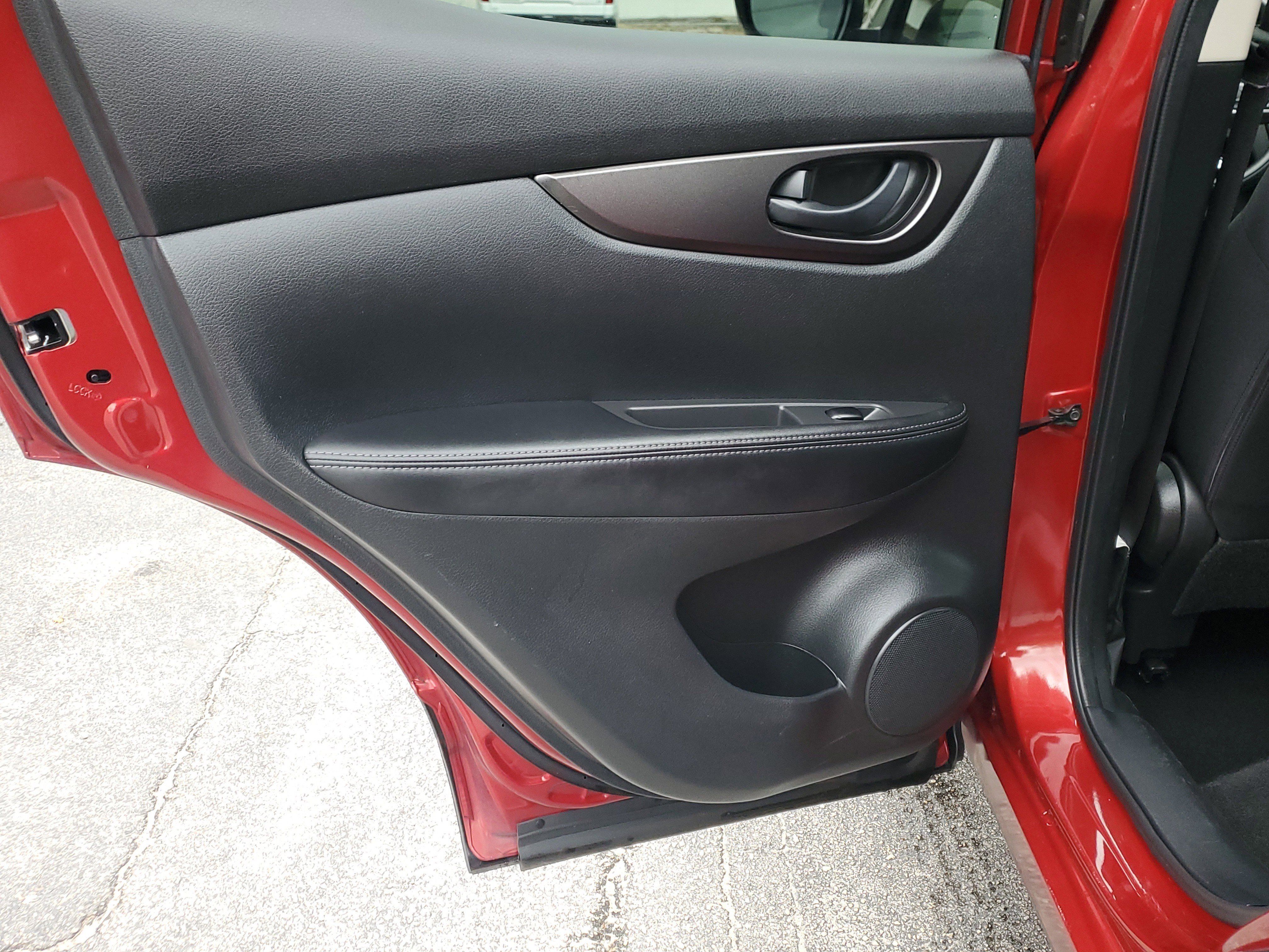 Used 2019 Nissan Rogue Sport S w/ Appearance Package image 10