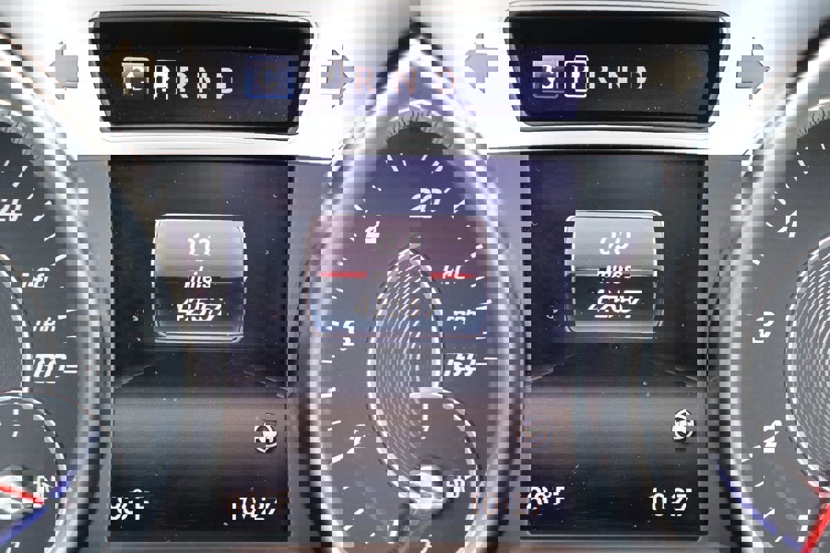 Used 2017 Mercedes-Benz SL 550 w/ Driver Assistance Package image 17