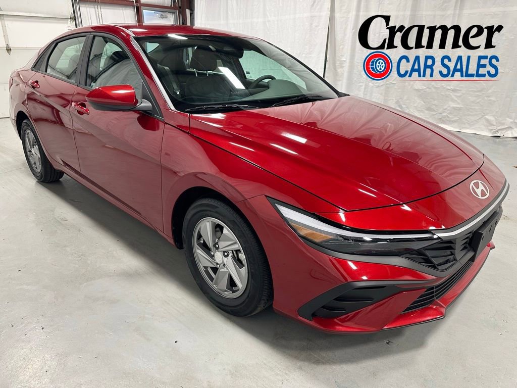Used 2025 Hyundai Elantra SE FWD image 1