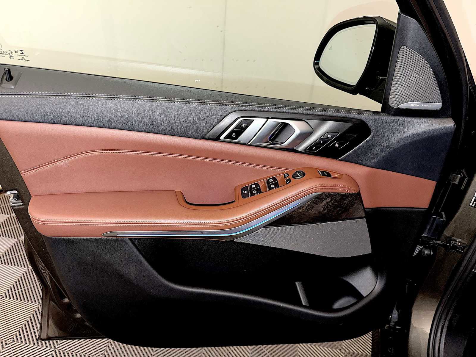 Used 2023 BMW X5 M50i w/ Parking Assistance Package image 11