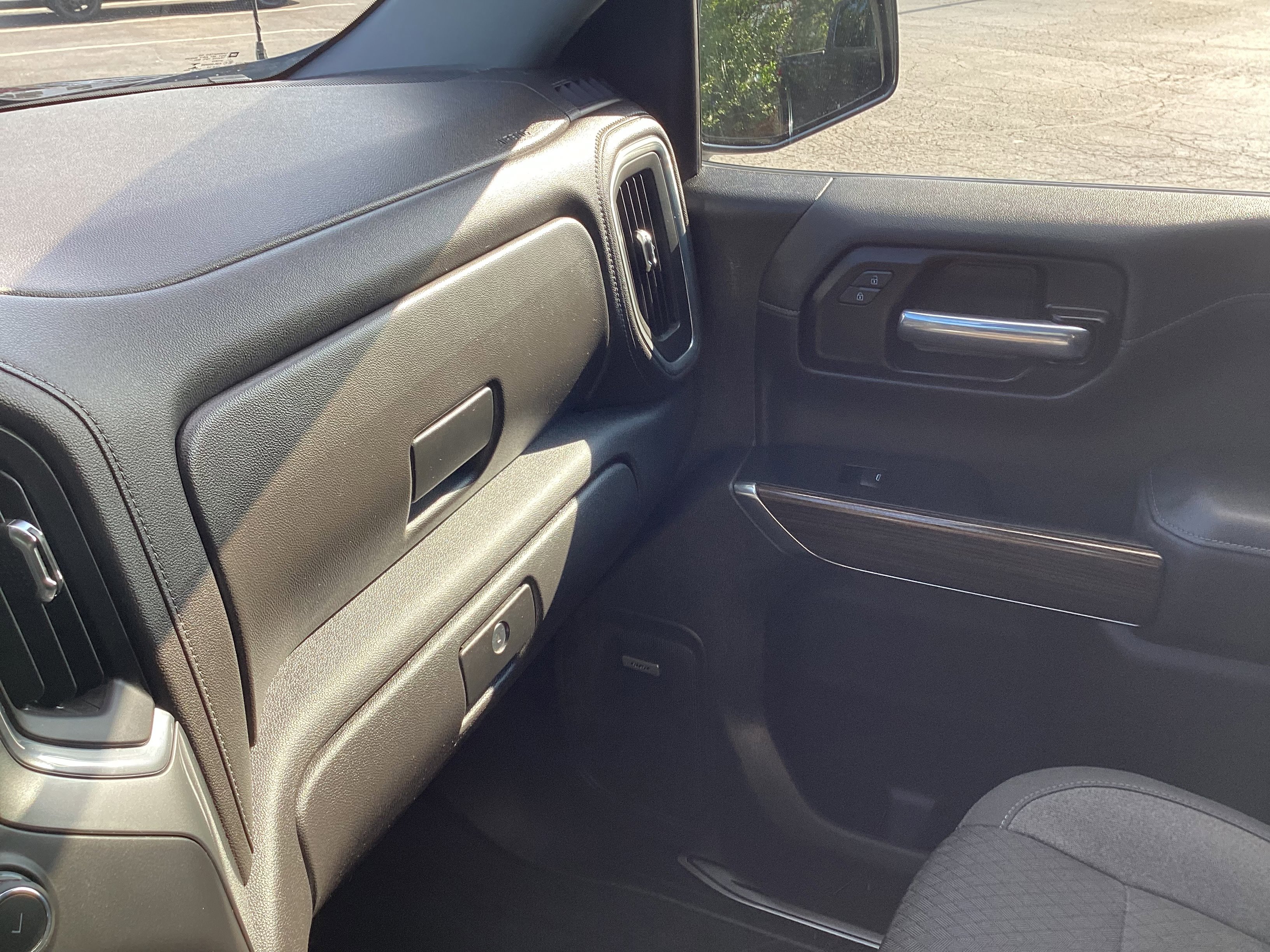 Used 2020 Chevrolet Silverado 1500 LT Trail Boss AWD/4WD image 14