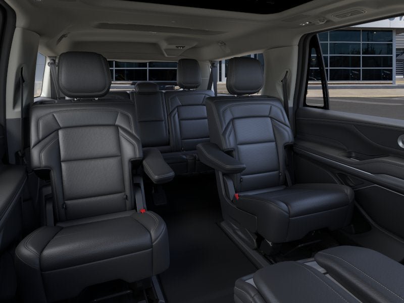 New 2026 Lincoln Navigator L Reserve AWD/4WD image 11