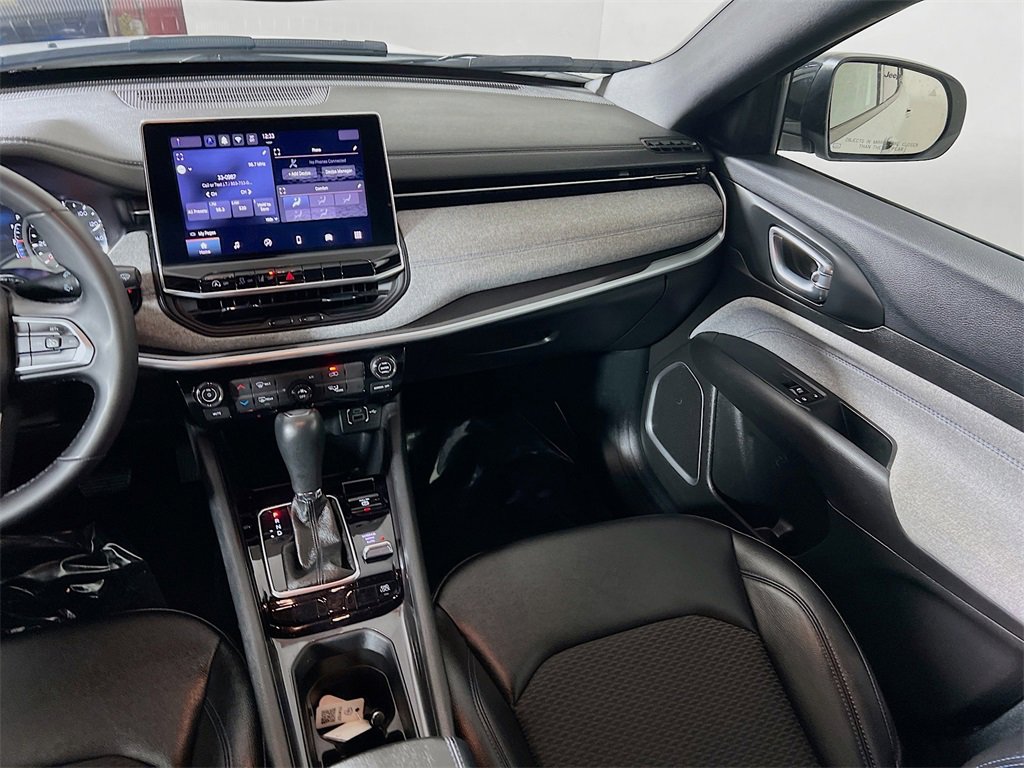 Used 2024 Jeep Compass Latitude image 20