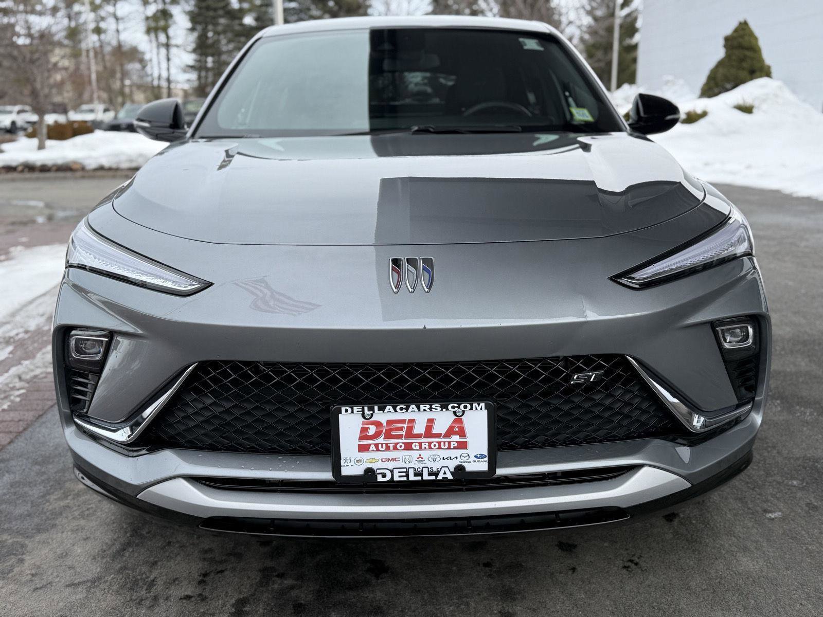 Used 2024 Buick Envista Sport Touring w/ Convenience I Package image 2