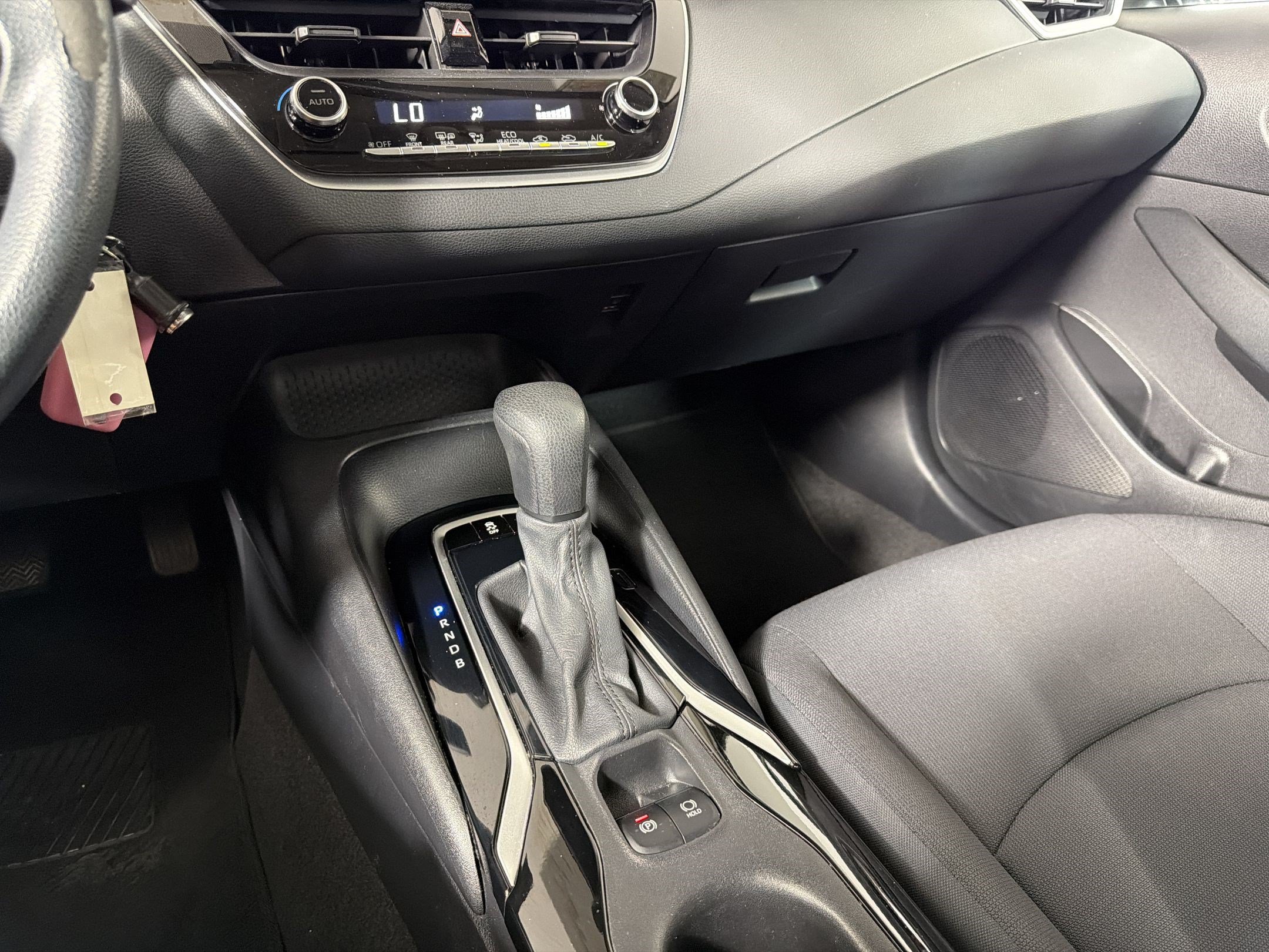 Used 2020 Toyota Corolla LE FWD image 15