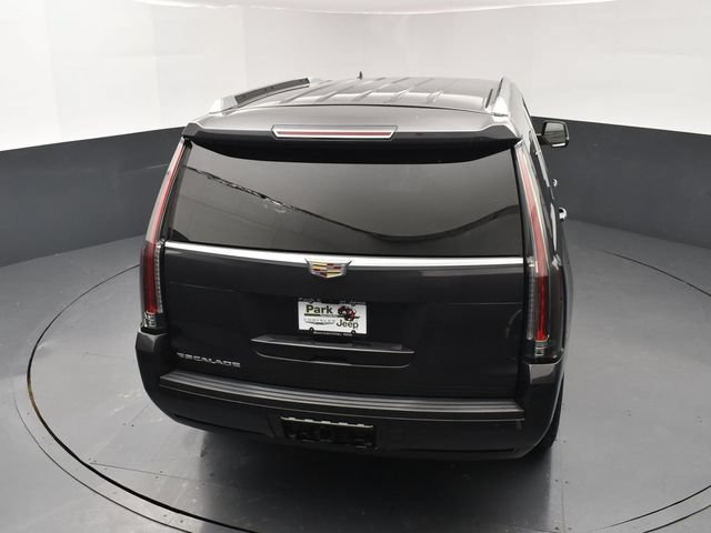Used 2018 Cadillac Escalade Luxury AWD/4WD image 17