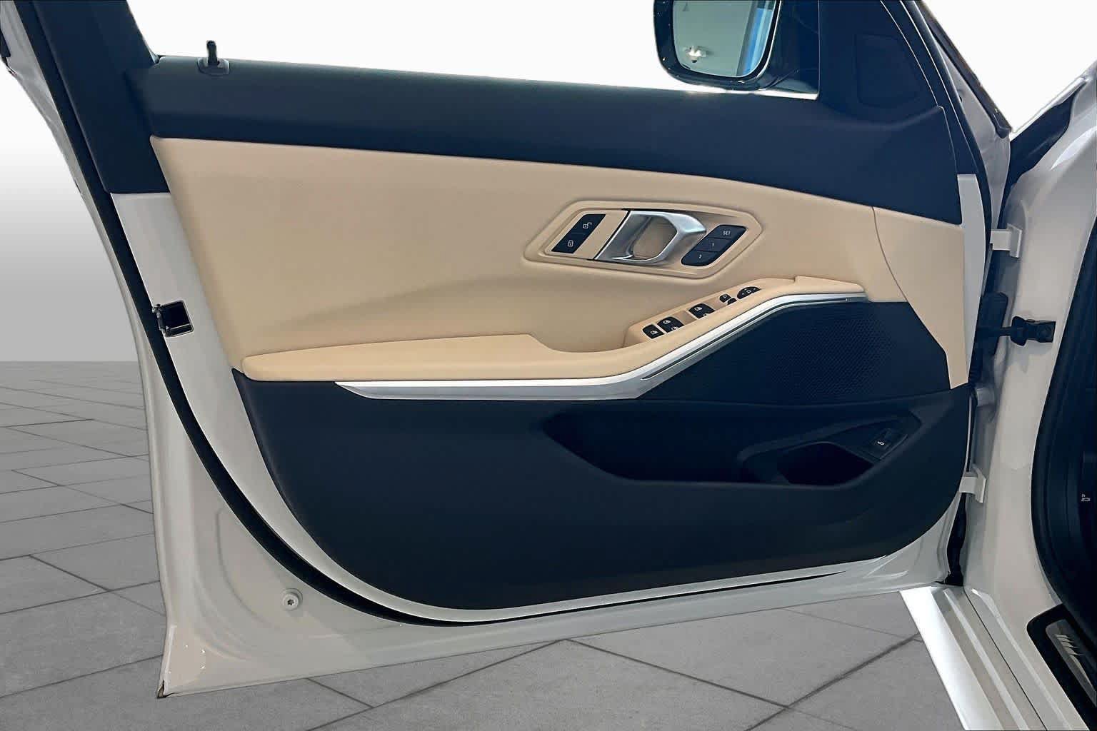 New 2026 BMW 330i Sedan w/ M Sport Package RWD image 10