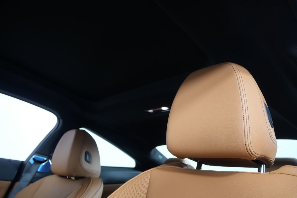 Used 2026 BMW 430i Coupe w/ M Sport Package RWD image 11