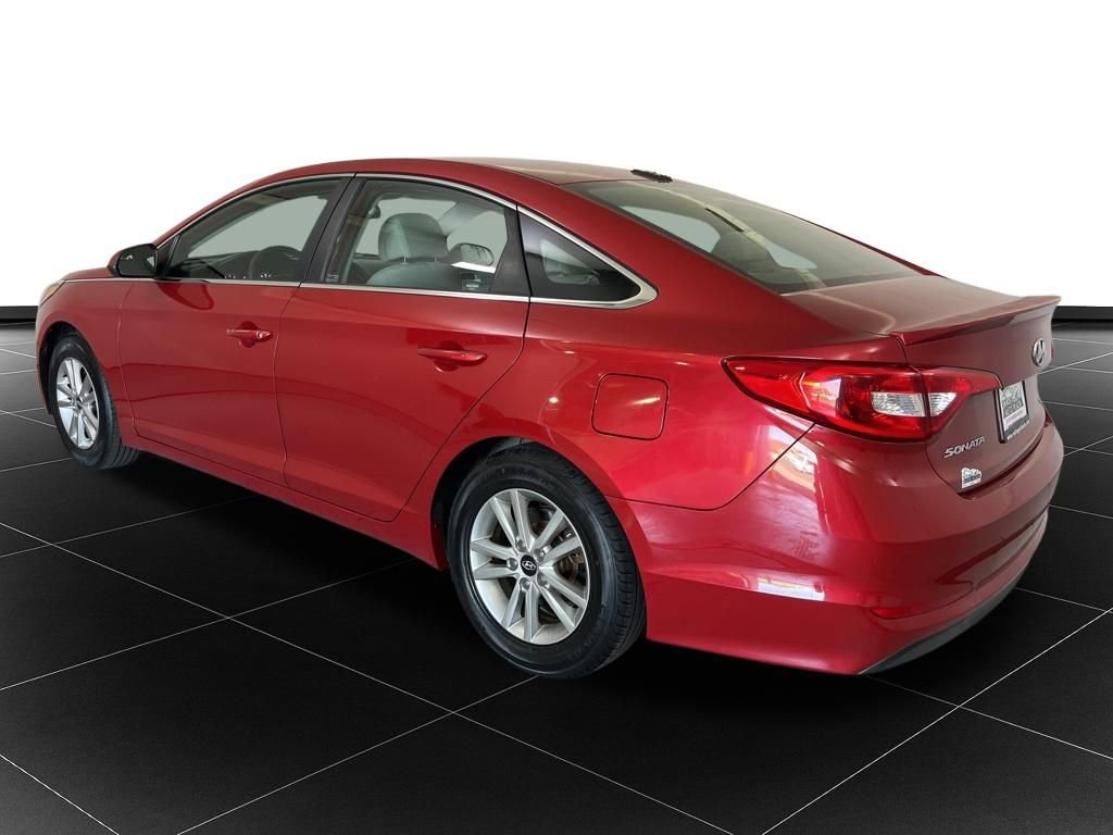 Used 2017 Hyundai Sonata SE w/ Cargo Package FWD image 3