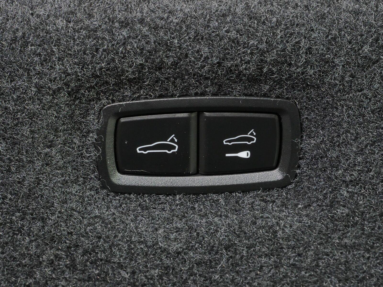 Used 2023 Porsche Taycan RWD image 28