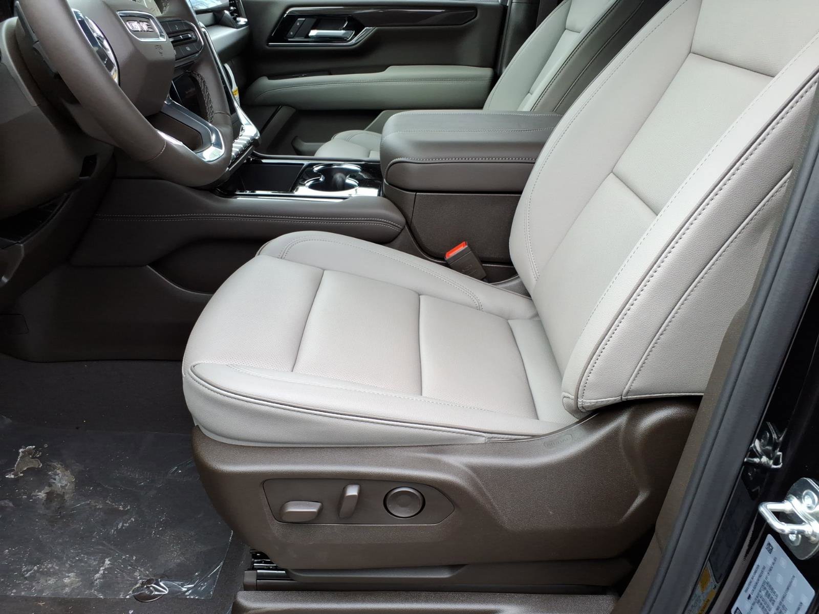 New 2026 GMC Yukon XL Elevation image 14