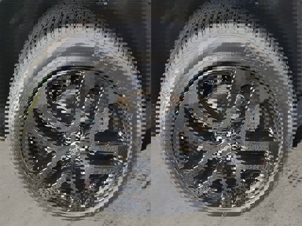 New 2025 Land Rover Discovery Sport Dynamic SE image 12