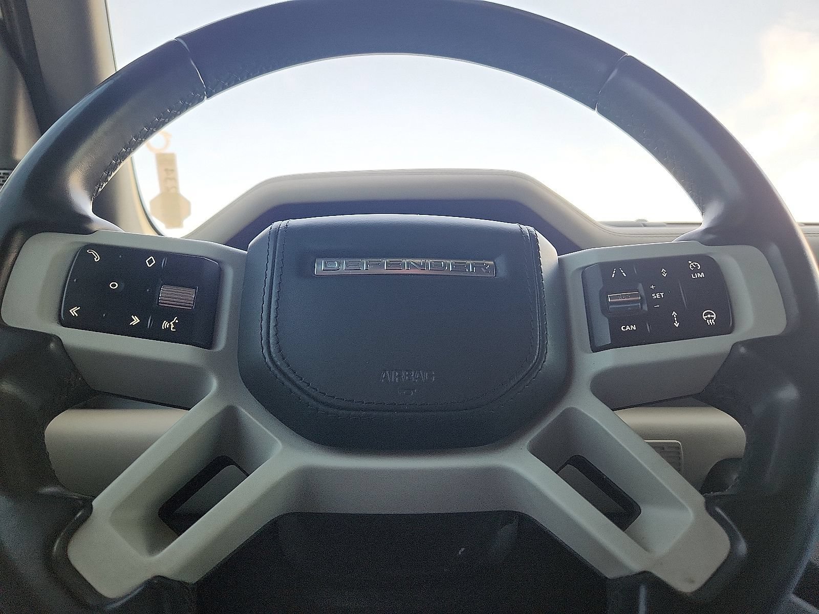 Used 2022 Land Rover Defender 110 X-Dynamic HSE AWD/4WD image 19