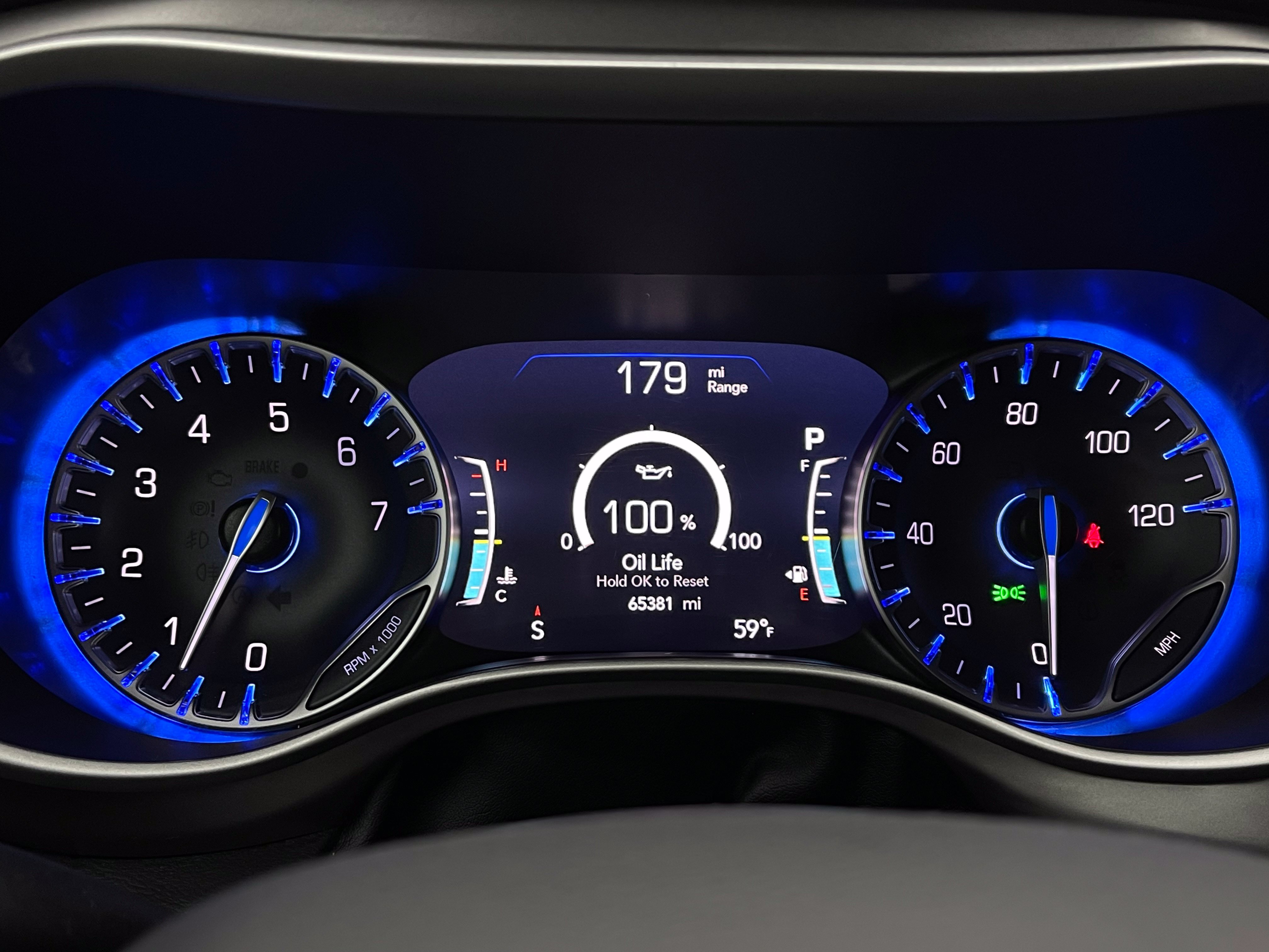 Used 2025 Chrysler Pacifica Select FWD image 21
