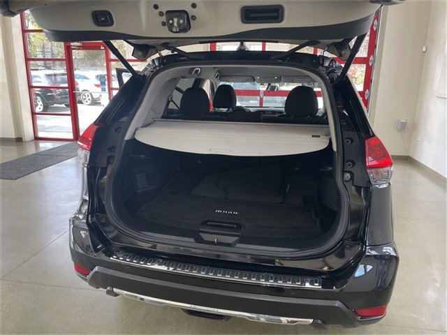 Used 2018 Nissan Rogue SV image 19