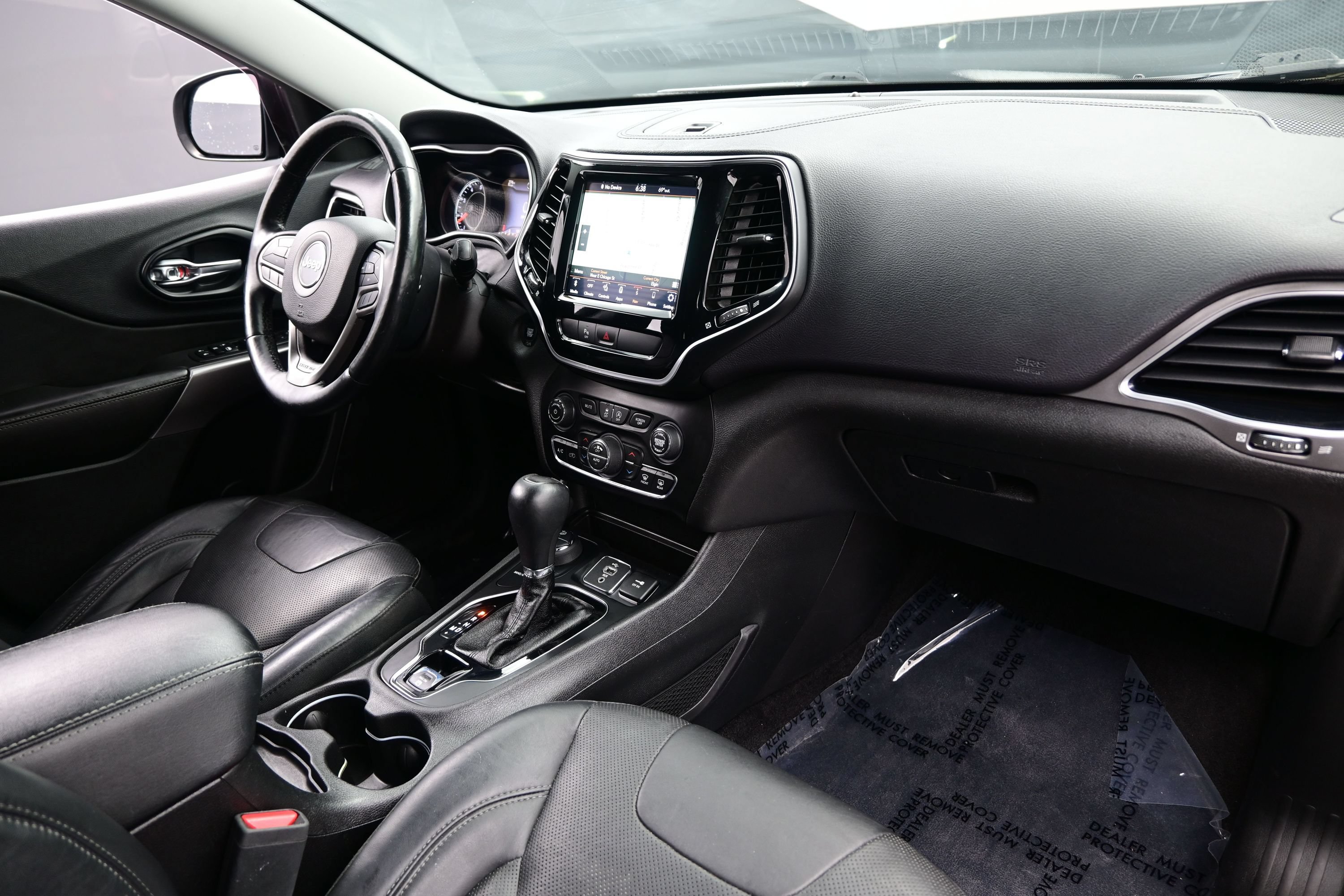 Used 2019 Jeep Cherokee Limited w/ Trailer Tow Group AWD/4WD image 18