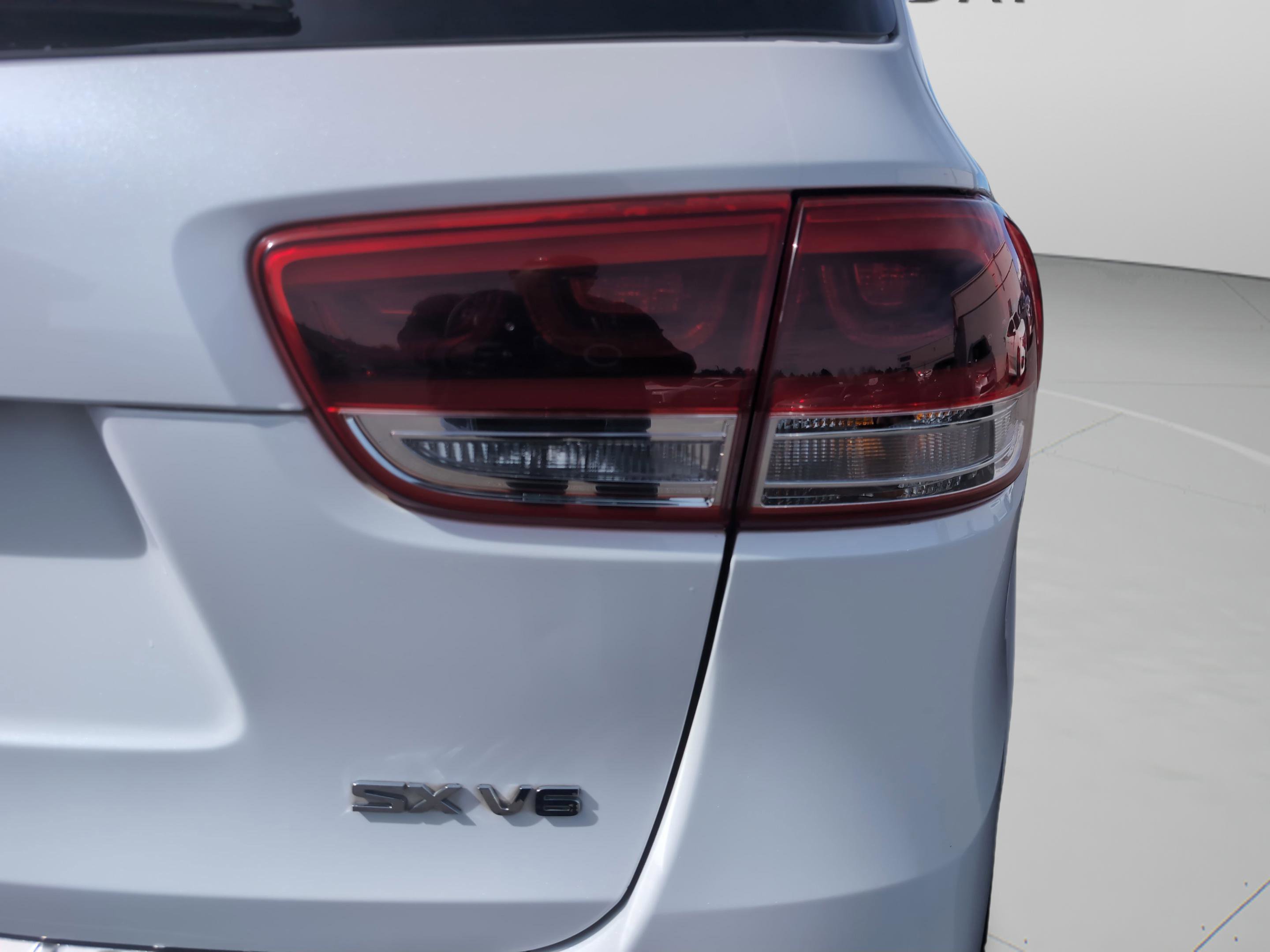 Used 2017 Kia Sorento SX image 13