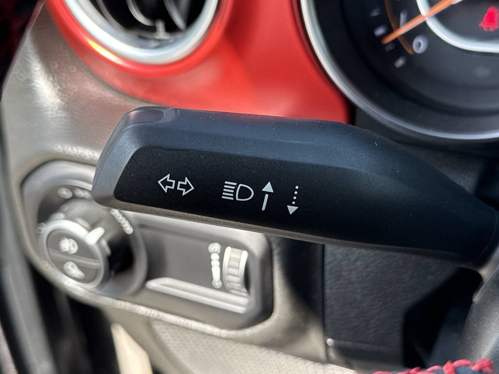 Used 2023 Jeep Gladiator Rubicon w/ LED Lighting Group AWD/4WD image 13