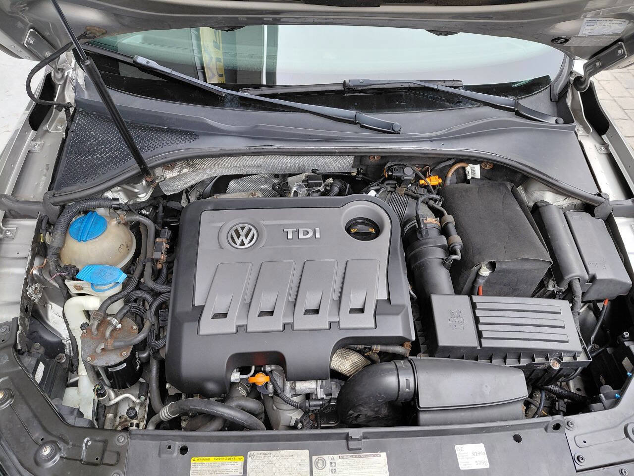 Used 2014 Volkswagen Passat TDI SEL Premium image 10