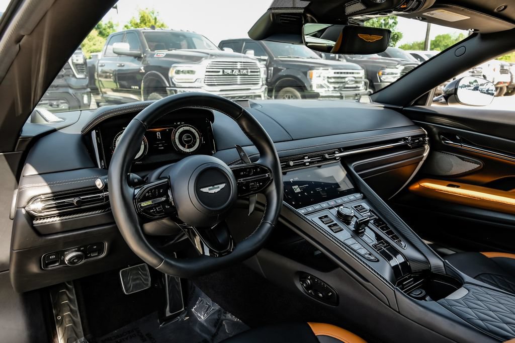 Used 2024 Aston Martin DB12 Coupe RWD image 9