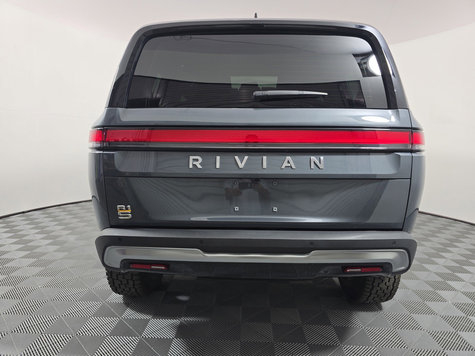 Used 2022 Rivian R1S Launch Edition AWD/4WD image 4