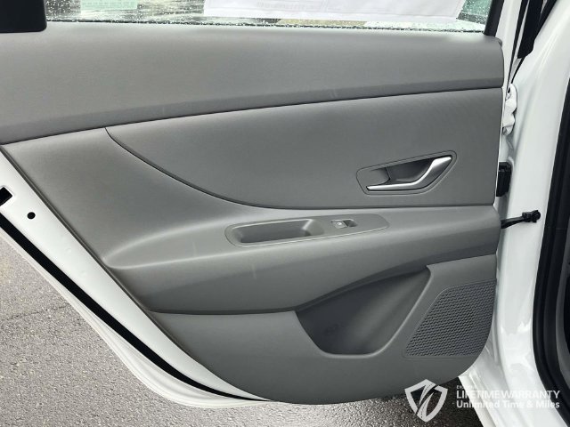 New 2026 Hyundai Elantra SE FWD image 15