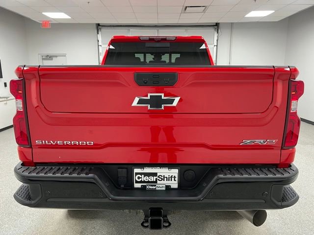 Used 2024 Chevrolet Silverado 2500 ZR2 w/ Technology Package image 8