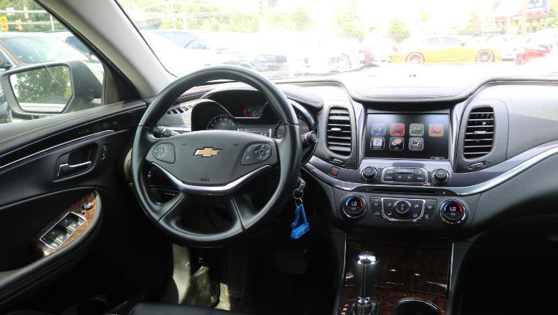 Used 2015 Chevrolet Impala LT FWD image 17
