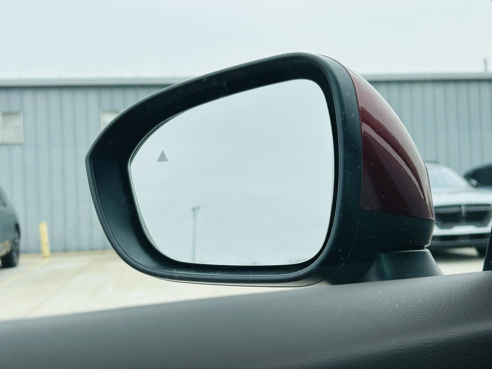 Used 2023 Nissan Rogue SV w/ SV Premium B Package image 9