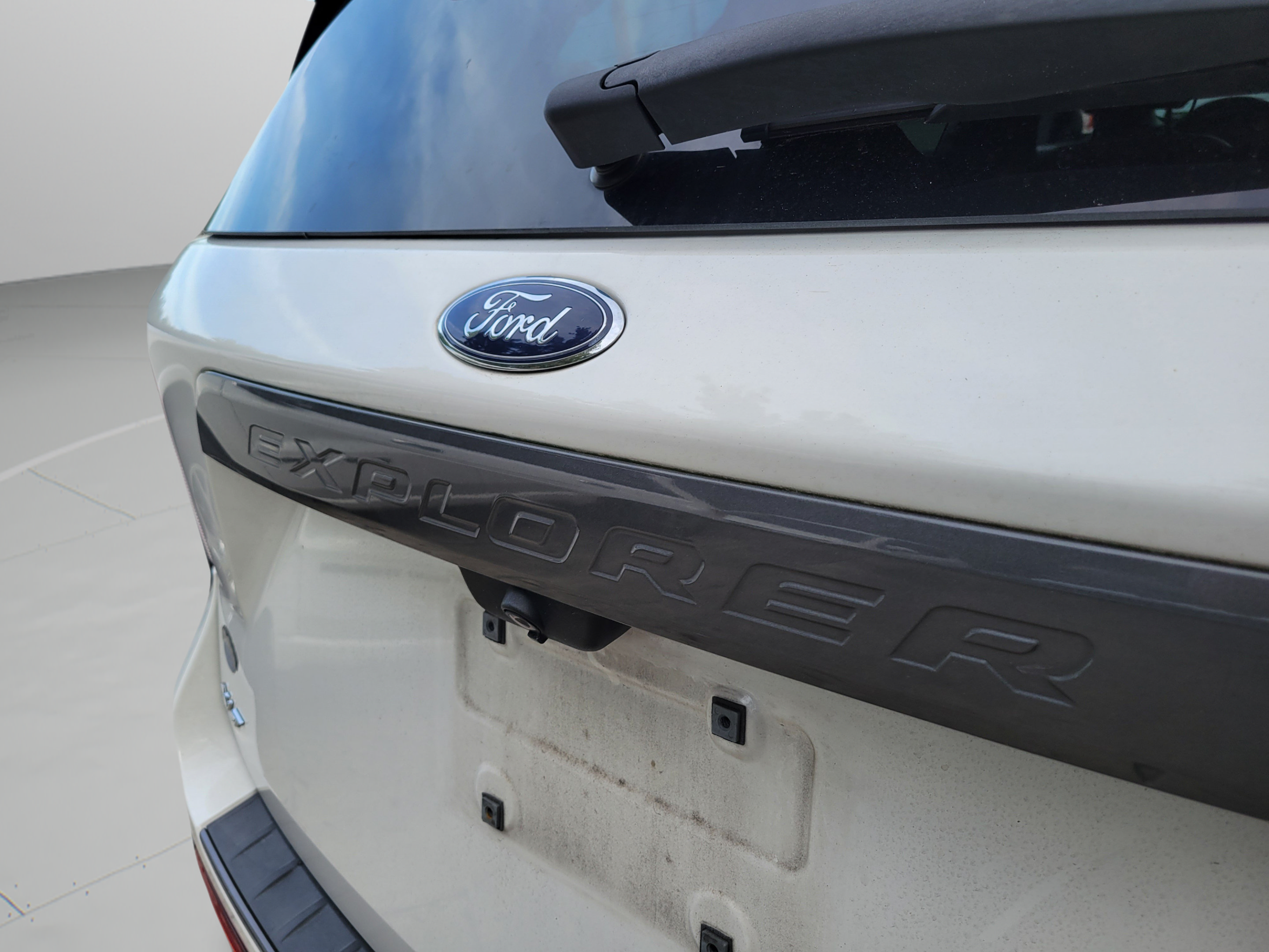Used 2021 Ford Explorer XLT w/ Equipment Group 202A RWD image 6