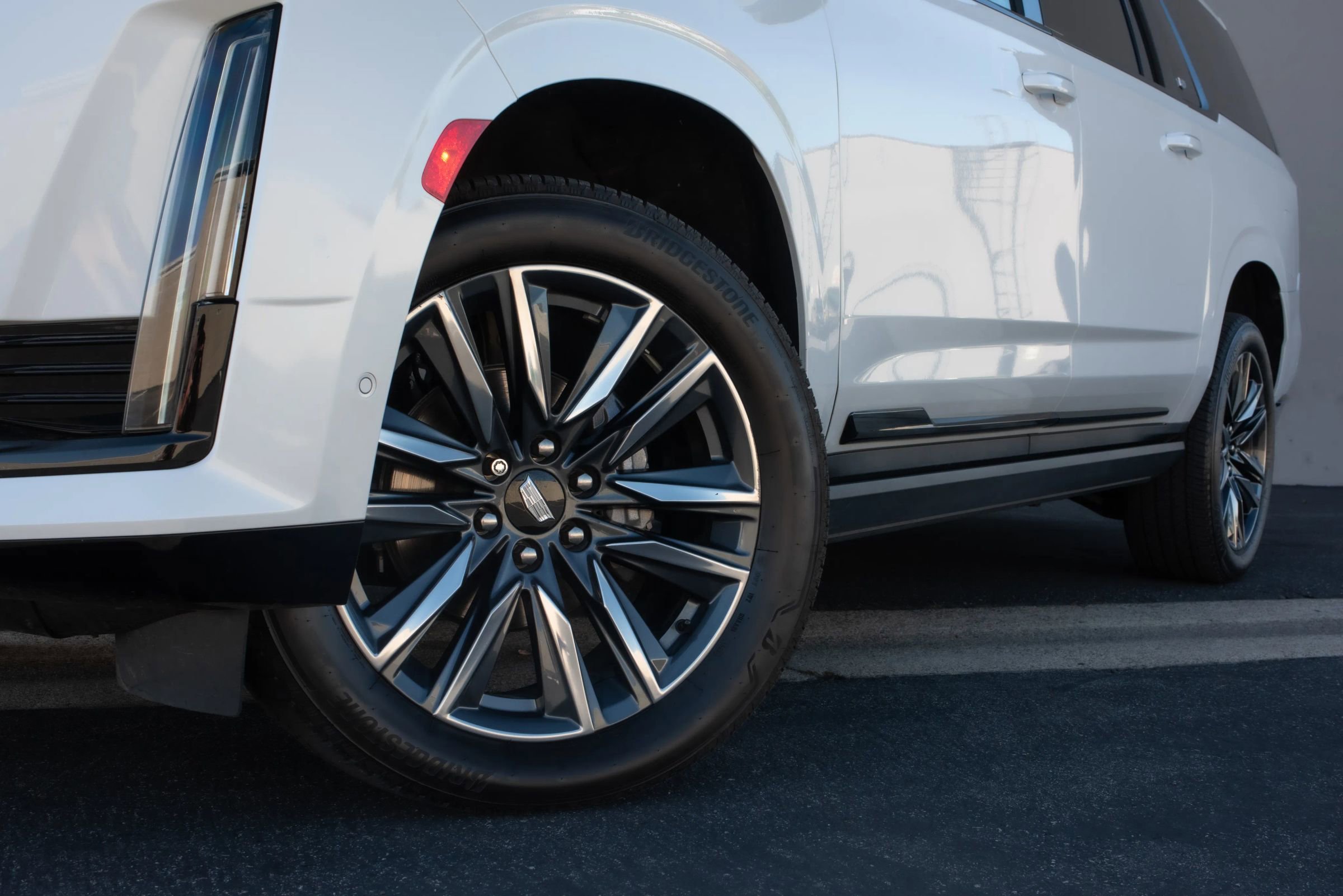 Used 2022 Cadillac Escalade ESV Sport Platinum image 34