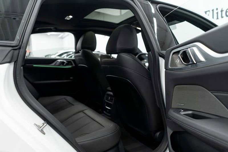 Used 2025 BMW 430i xDrive w/ Premium Package image 13