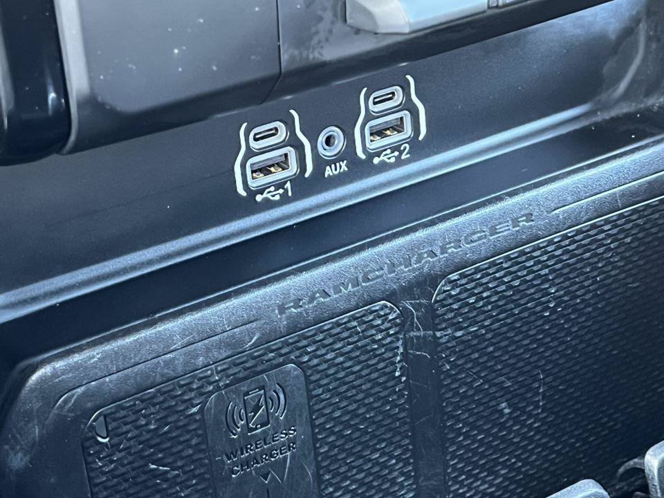 Used 2025 RAM 1500 Laramie AWD/4WD image 28