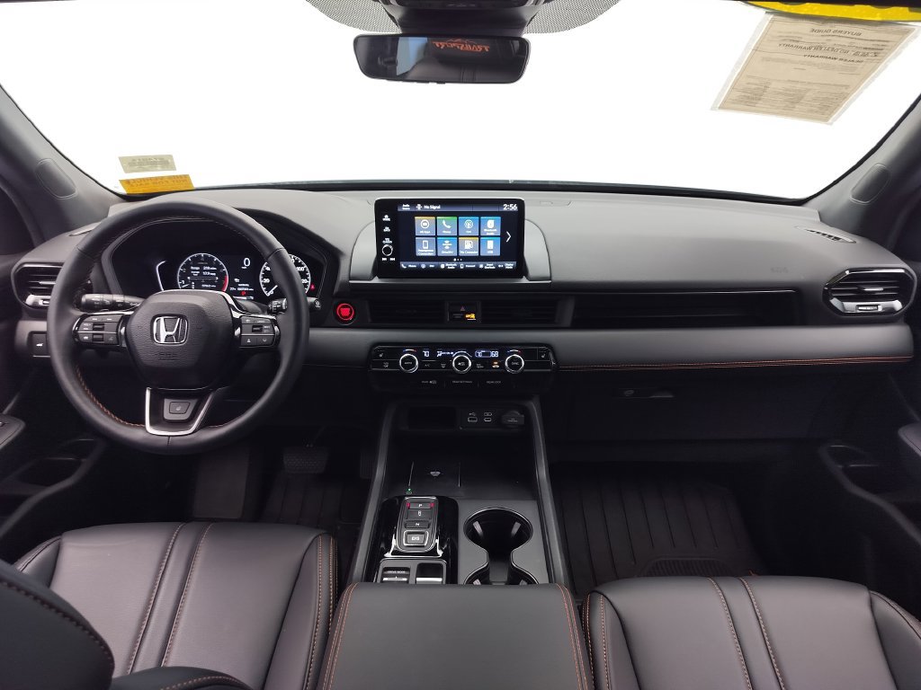 Used 2025 Honda Pilot TrailSport image 11