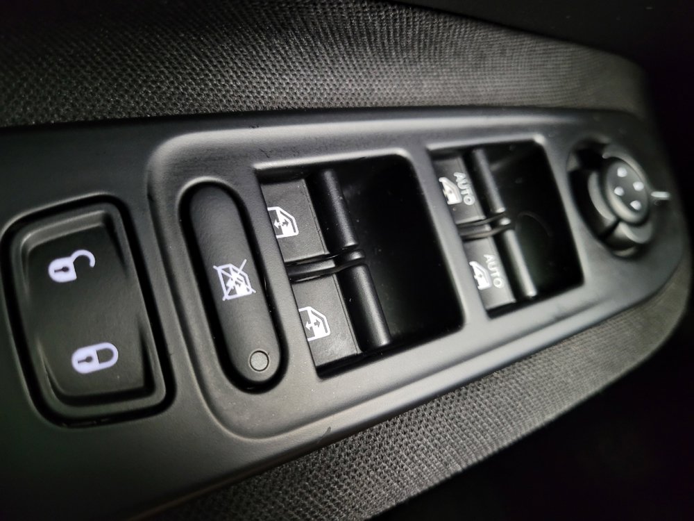 Used 2019 Jeep Renegade Latitude image 27