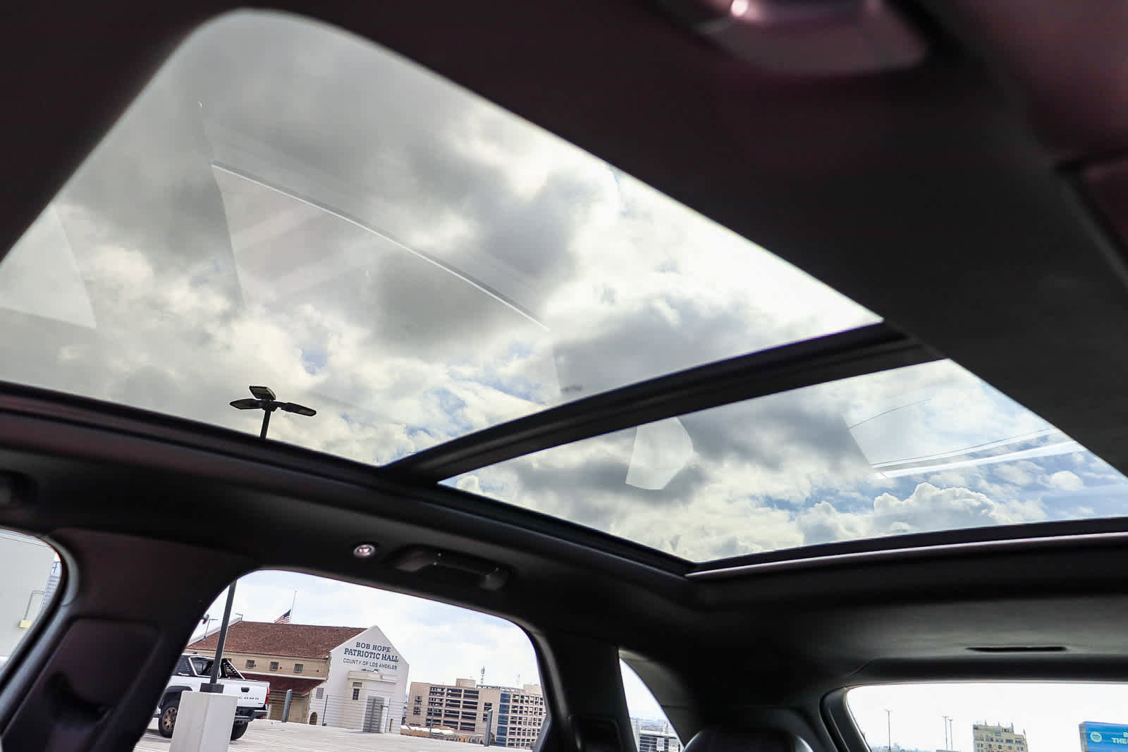 Used 2021 Bentley Bentayga image 38