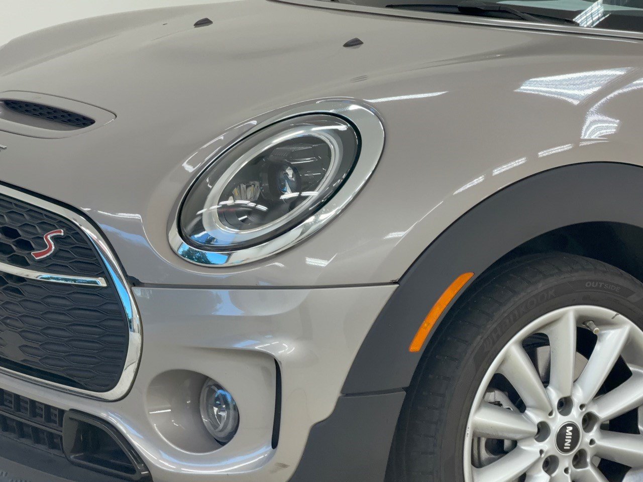Used 2023 MINI Cooper Clubman S w/ Premium Package FWD image 9