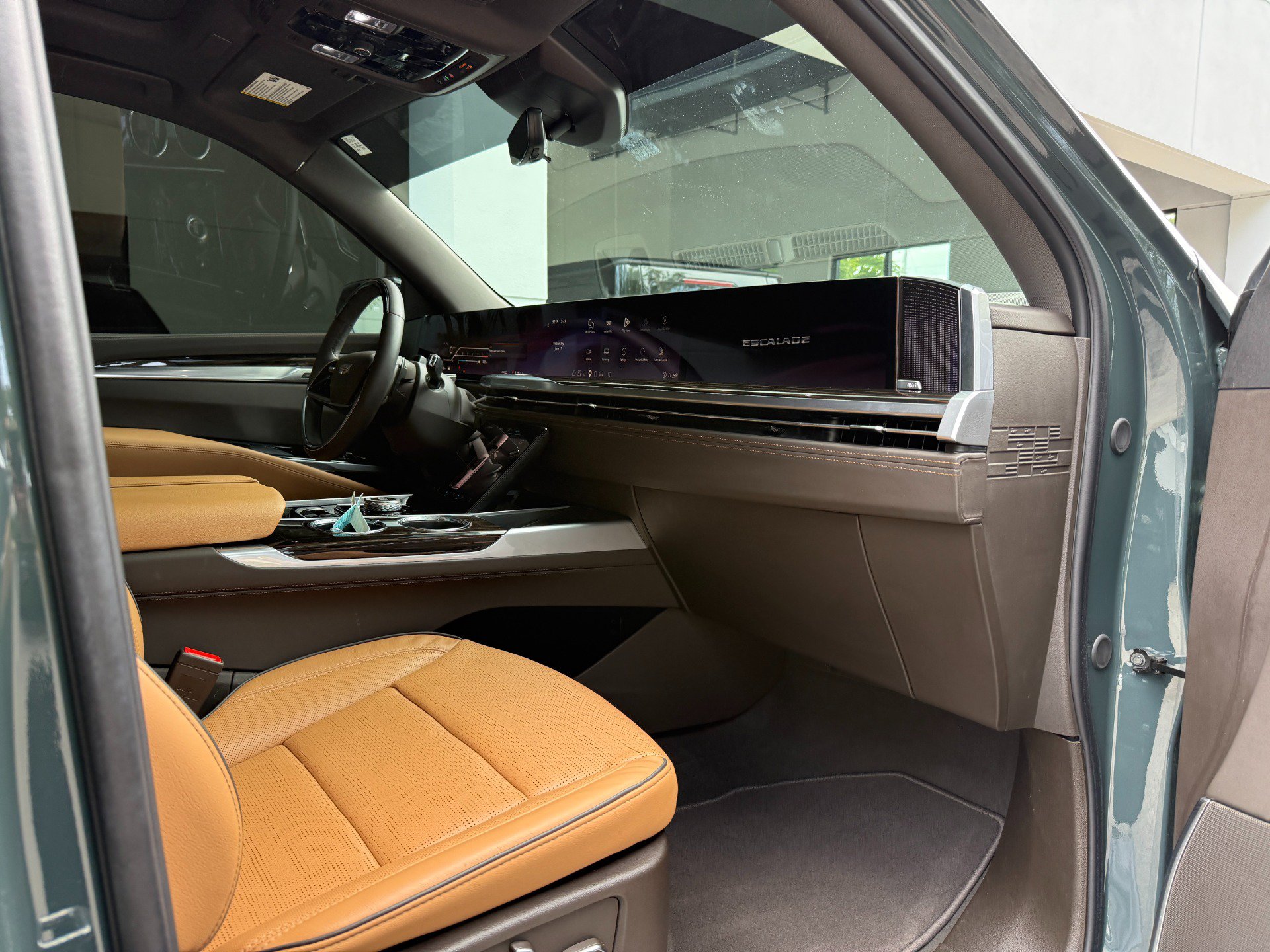 Used 2025 Cadillac Escalade Premium Luxury w/ Touring Package AWD/4WD image 34