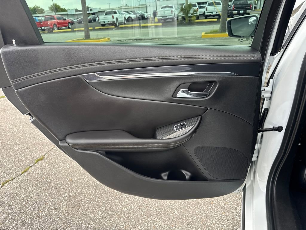 Used 2018 Chevrolet Impala LT w/ LT Leather Package FWD image 12