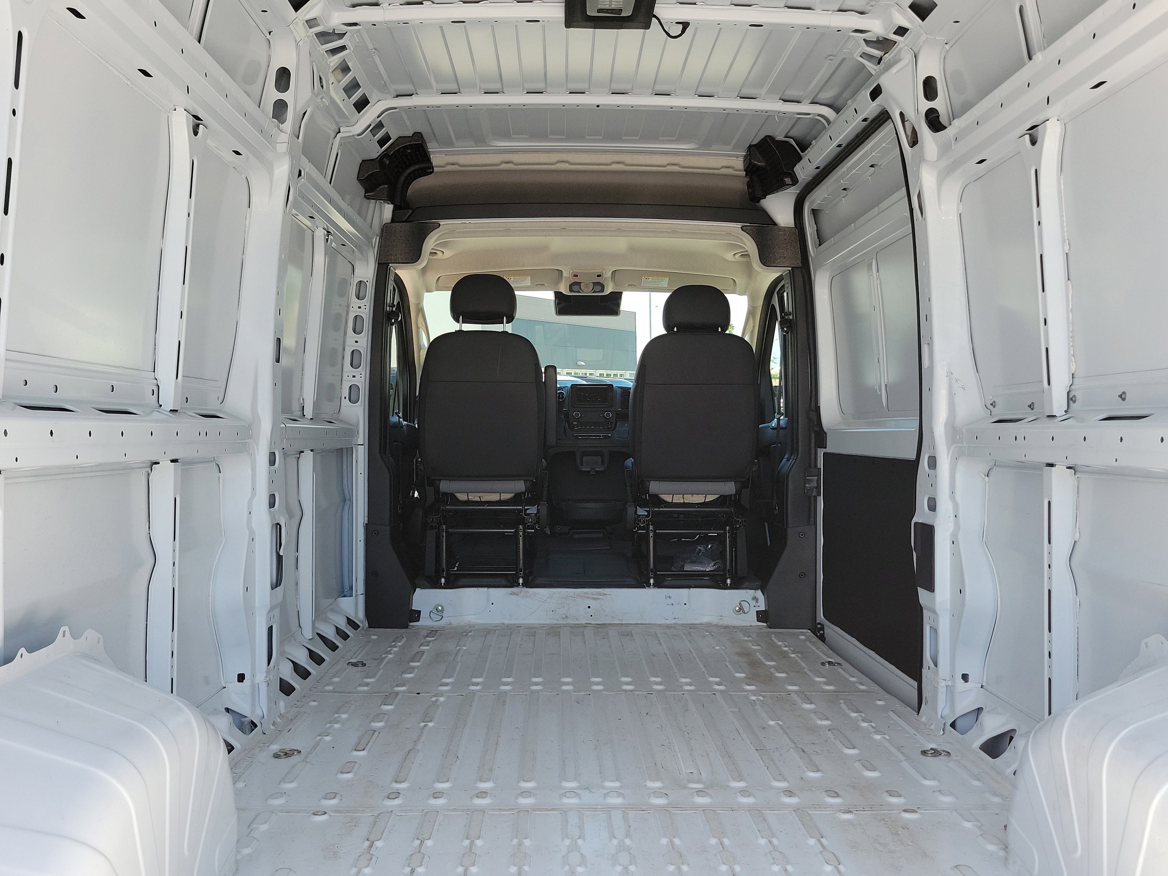 Used 2026 RAM ProMaster 2500 w/ Convenience Group FWD image 14