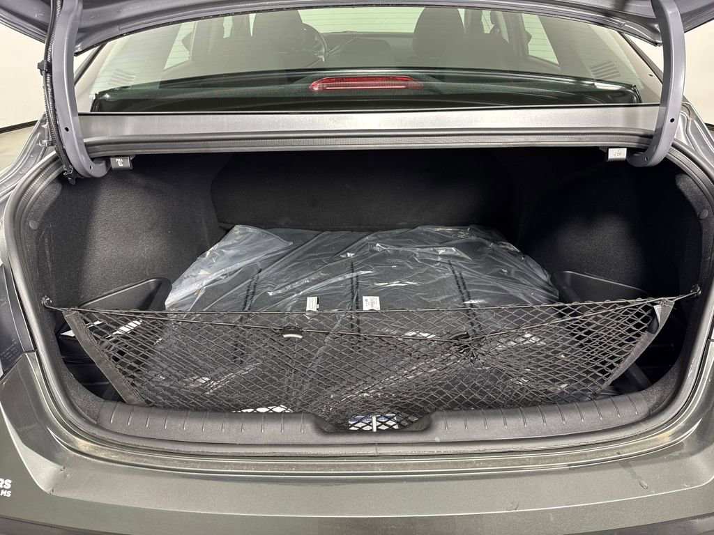 Certified 2025 Hyundai Elantra SE image 21