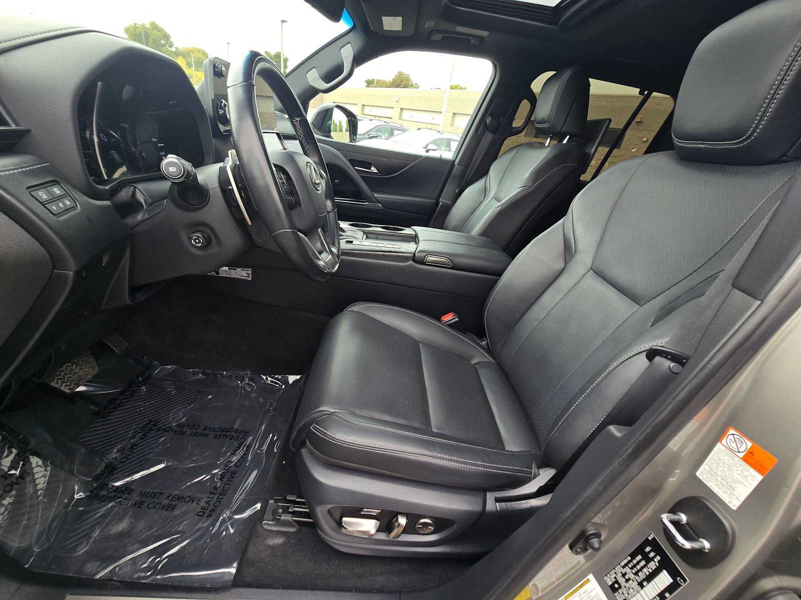 Used 2022 Lexus LX 600 4WD w/ Appearance Package image 23