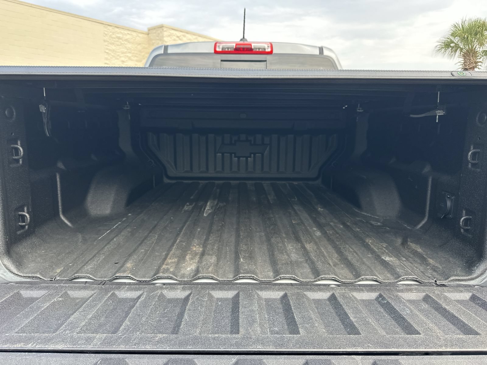 Used 2025 Chevrolet Colorado Z71 AWD/4WD image 32