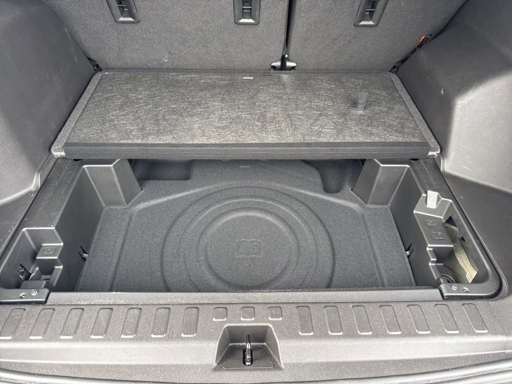 Used 2023 GMC Terrain SLE w/ Driver Convenience Package image 40