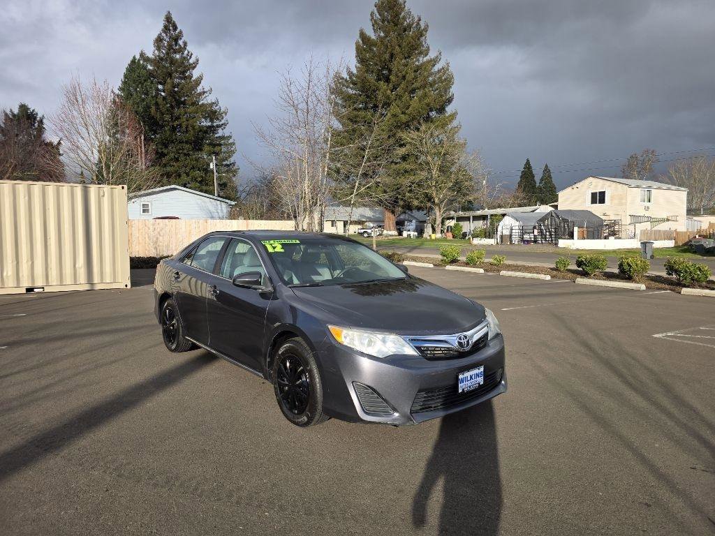 Used 2012 Toyota Camry LE image 3