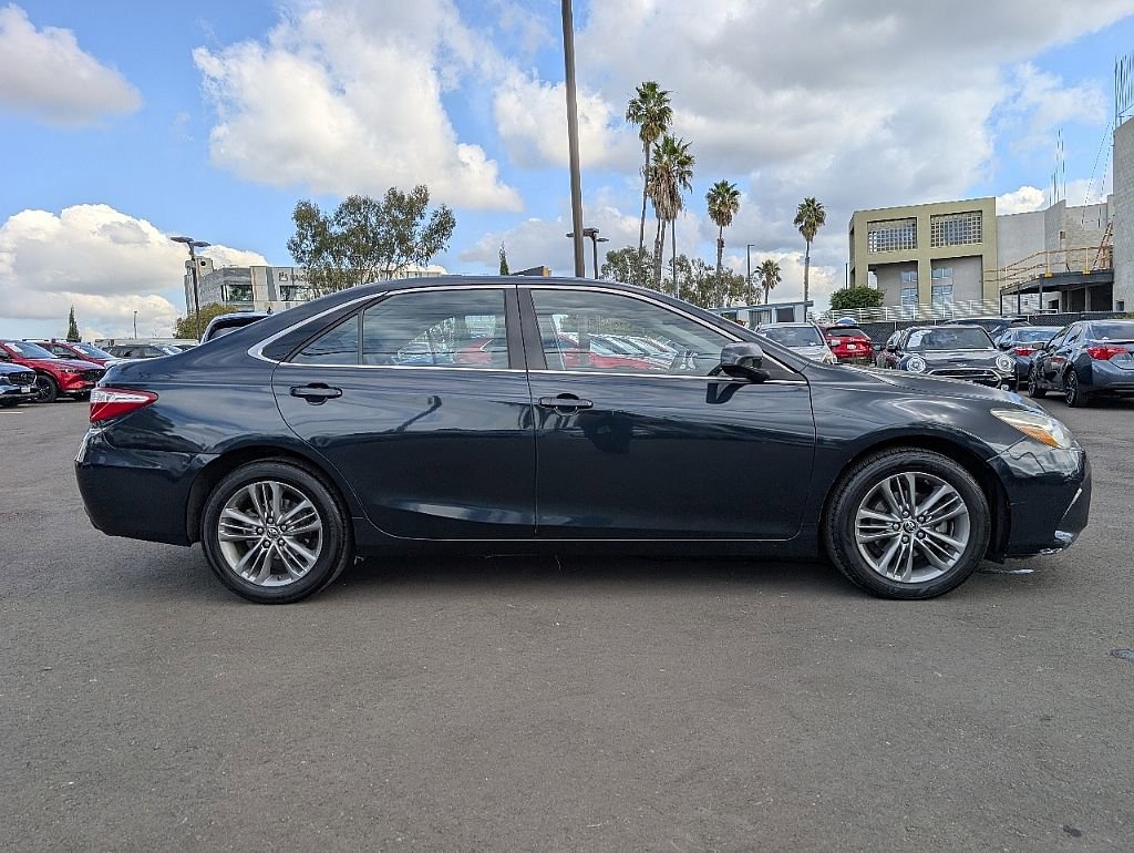 Used 2016 Toyota Camry SE image 6