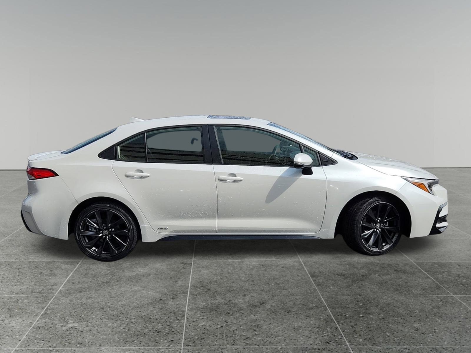 Certified 2024 Toyota Corolla SE w/ SE Package image 8