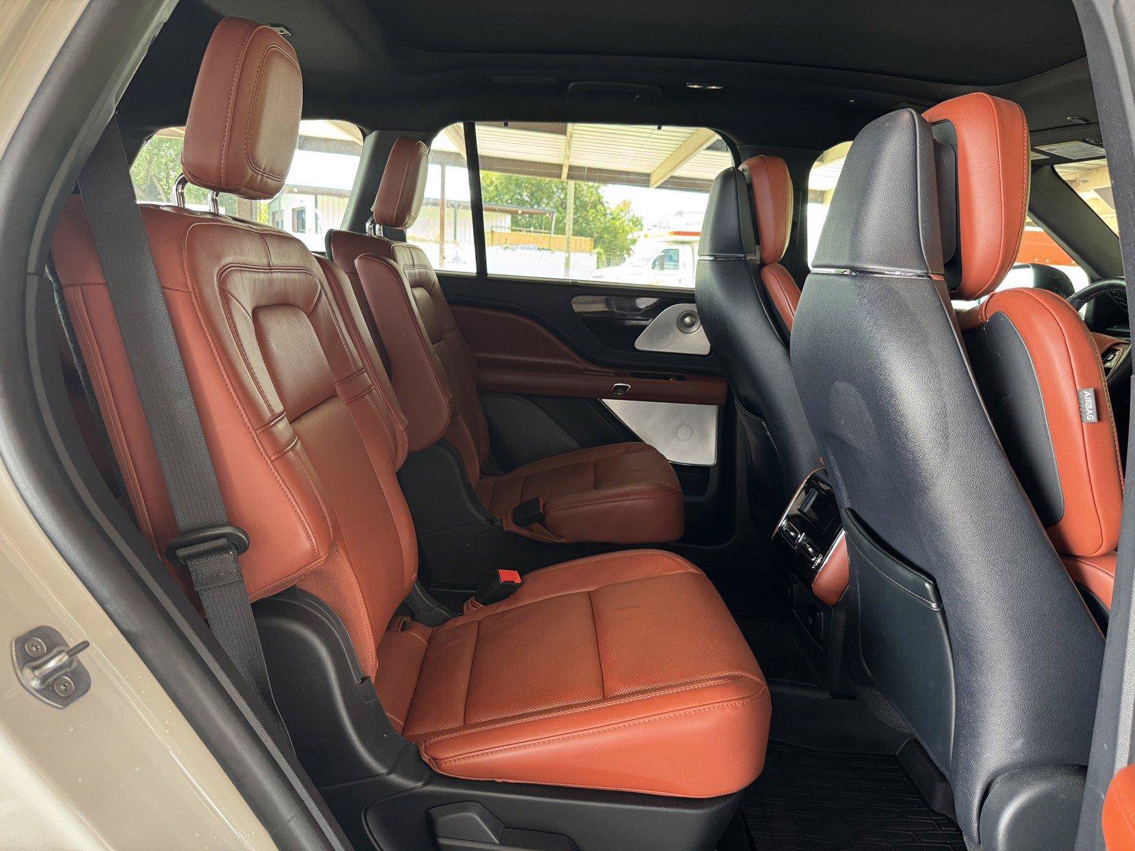 Used 2025 Lincoln Aviator Reserve w/ Equipment Group 201A AWD/4WD image 36
