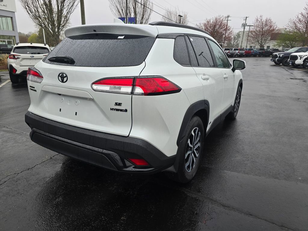 Used 2024 Toyota Corolla Cross SE w/ Moonroof Package image 7