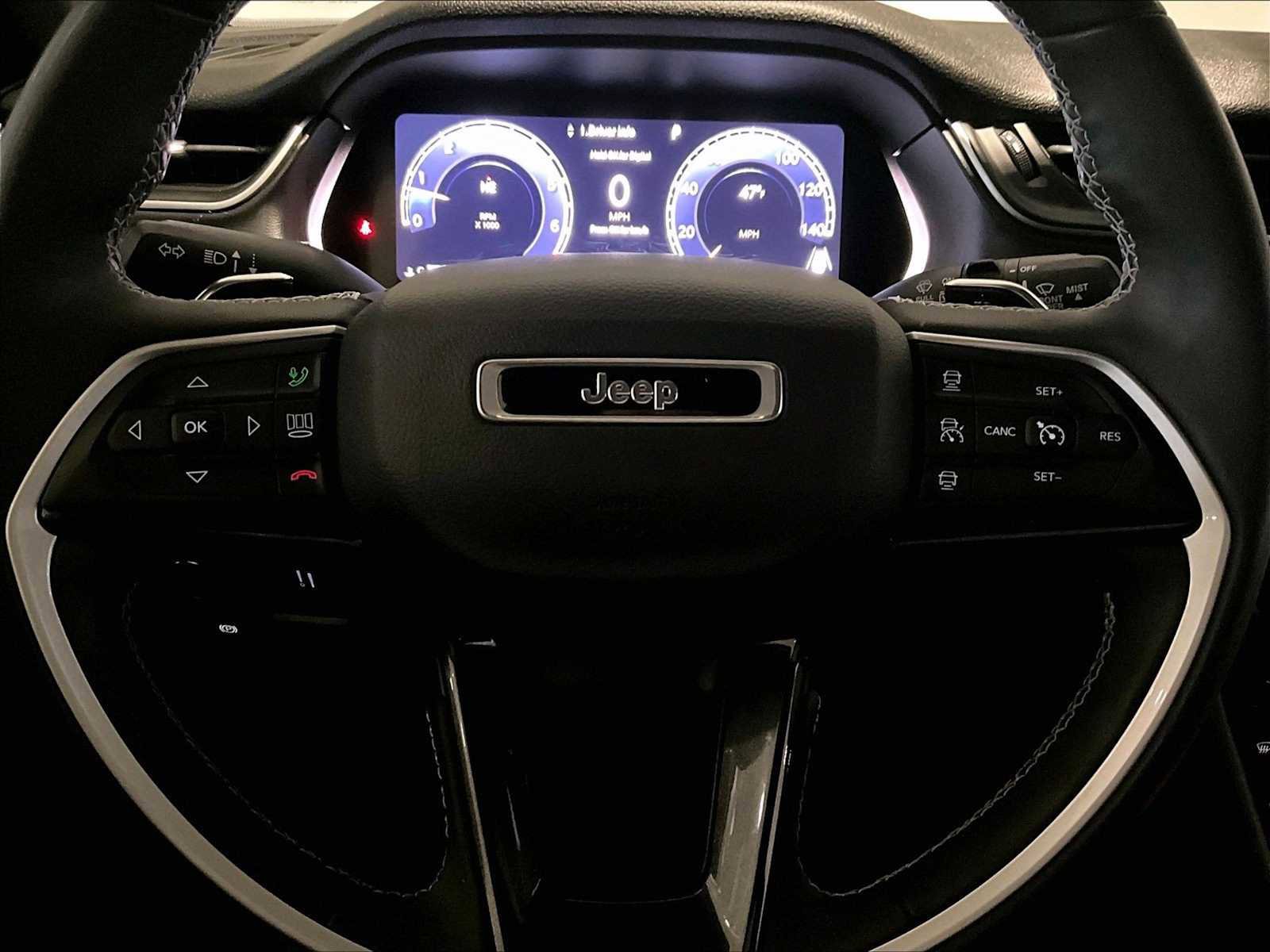 Used 2023 Jeep Grand Cherokee Altitude image 18